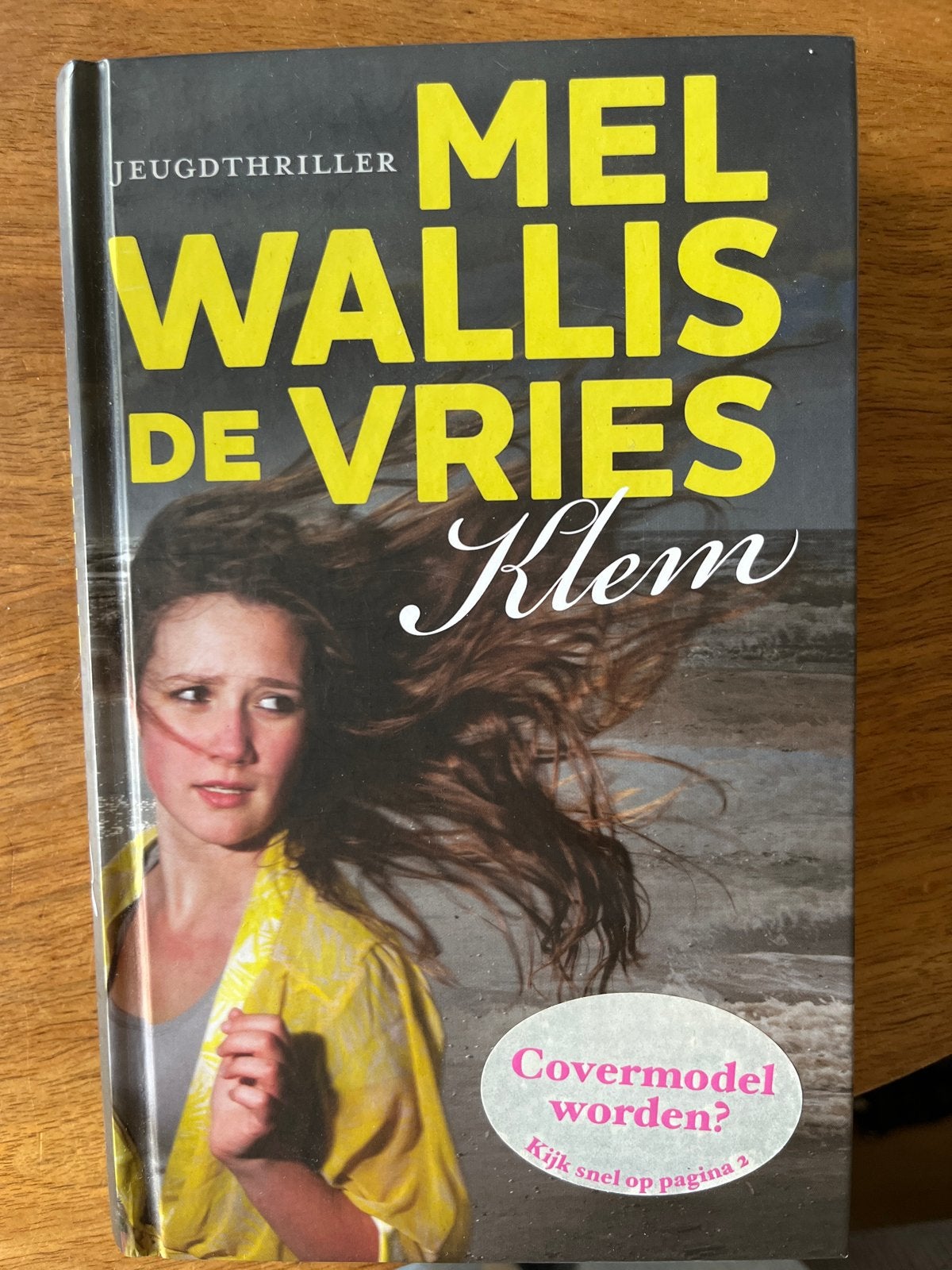 Jeugdthriller: Klem door Mel Wallis de Vries, Ophalen of Verzenden, Gelezen, Nederland