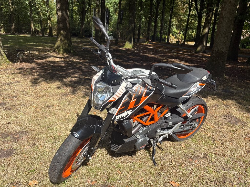 KTM 390 Duke | 2014 | 13.659 km | ABS, Occasion, Particulier, 373 cc, Minimaal motorrijbewijs A2