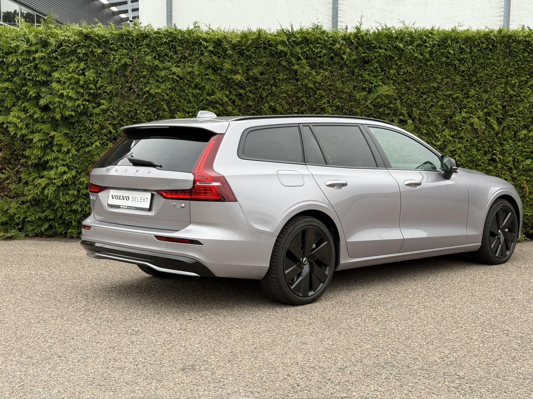 Volvo V60 T6 Plug-in hybrid AWD Plus Dark | Panoramadak | Ha, Auto's, Volvo, 12 maanden, Euro 6, 4 cilinders, 180 min