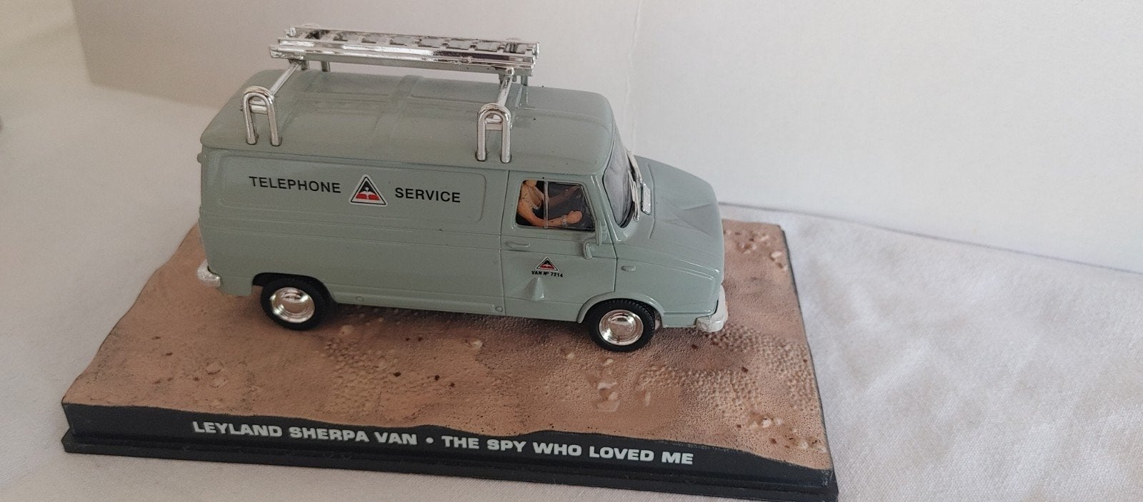 James bond Collection 1:43 leyland sherpa van, Verzenden, Zo goed als nieuw, Auto, Overige merken
