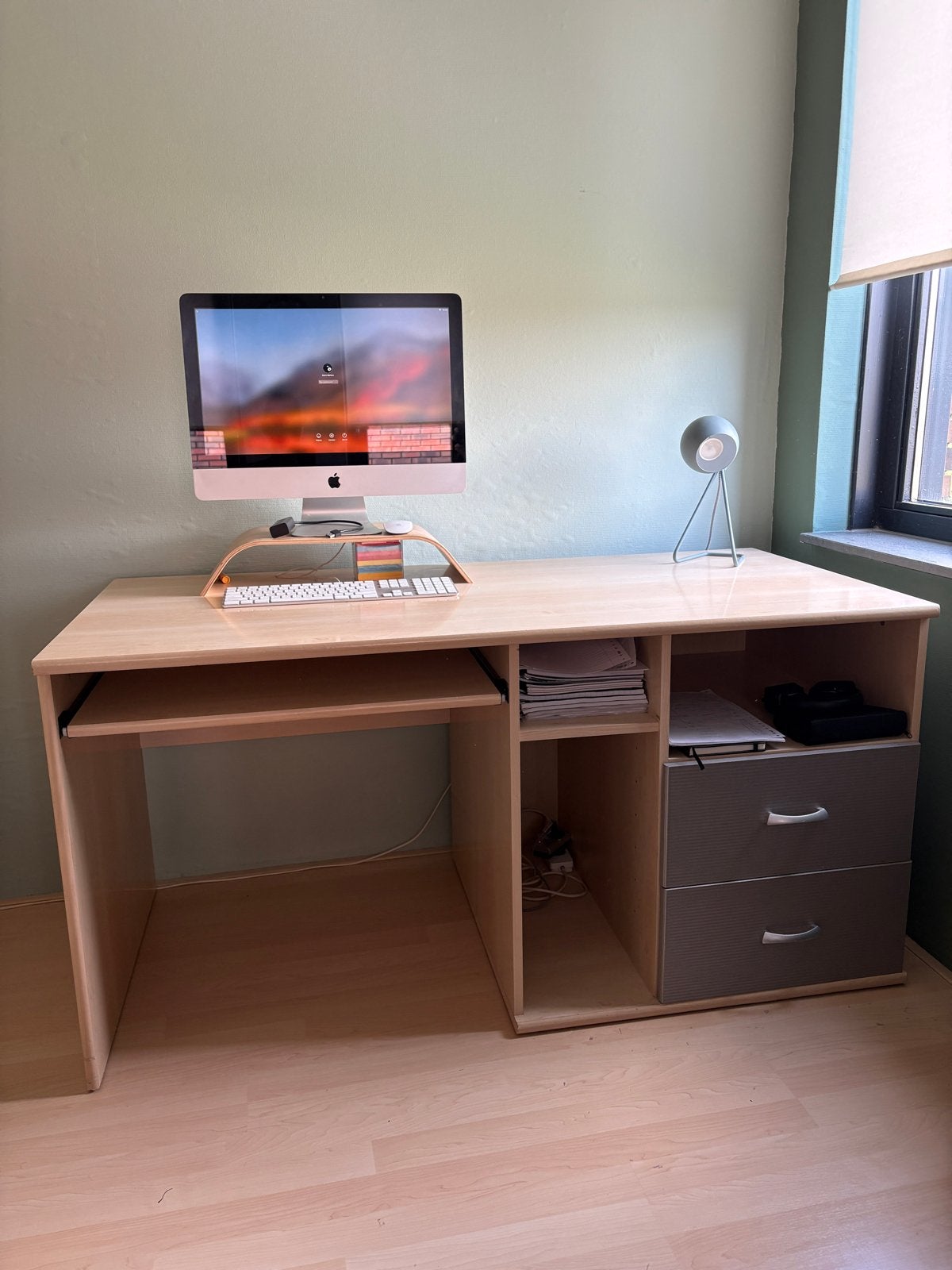 Bureau met met kledingkast, Huis en Inrichting, Ophalen, Gebruikt, Spaanplaat of MDF, Demontabel