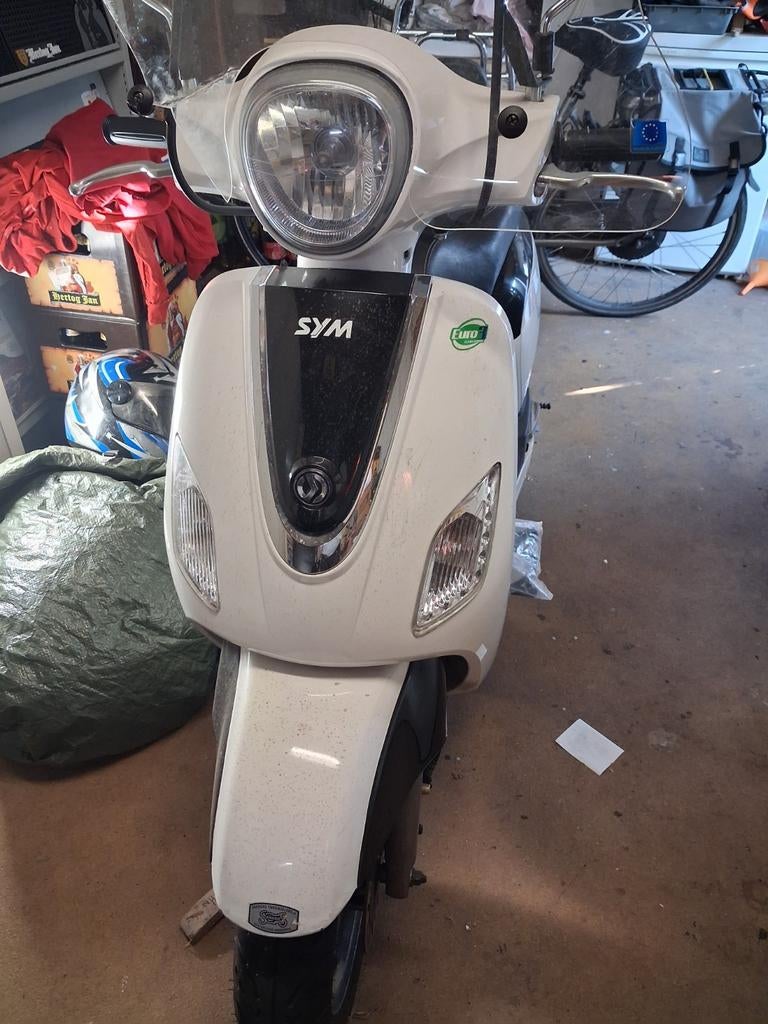 Symm fydlle 3 scooter, Fietsen en Brommers, Ophalen, Gebruikt, Benzine, Overige modellen