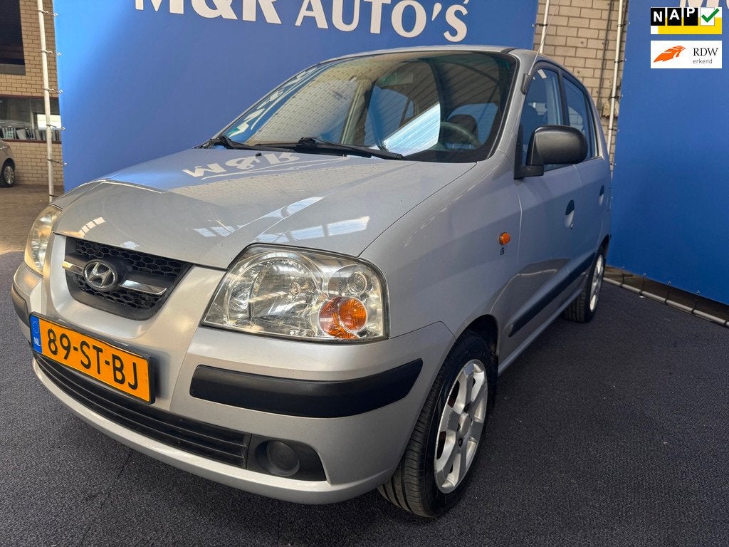 Hyundai Atos 1.1i Active World Cup edition Nieuwe APK, Voorwielaandrijving, 31 €/maand, 4 cilinders, Leder en Stof