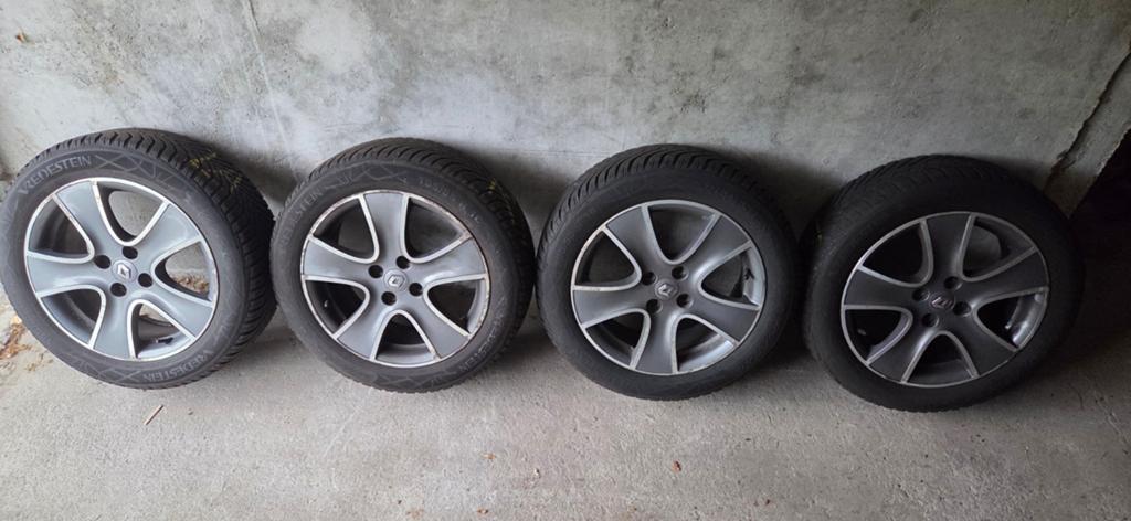 4x Renault velgen met Vredestein winterbanden 195/55 R16, Auto-onderdelen, Banden en Velgen, Ophalen, Gebruikt, 16 inch, Banden en Velgen