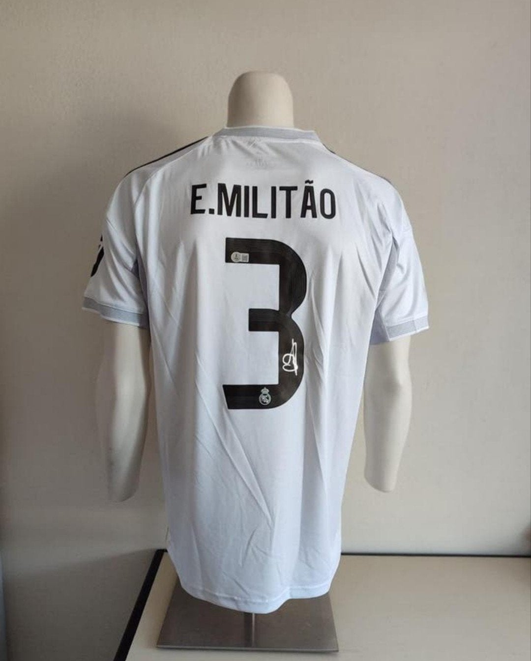 Real Madrid shirt gesigneerd door Éder Militão met Beckett, Verzamelen, Ophalen of Verzenden, Nieuw, Buitenlandse clubs, Shirt