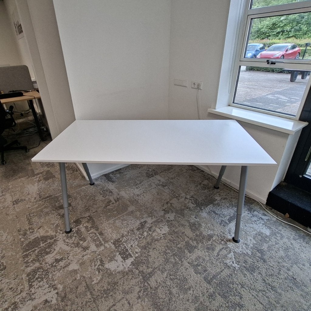 Ikea bureau wit THYGE 16781, Ophalen, 160 cm, In hoogte verstelbaar, Zo goed als nieuw