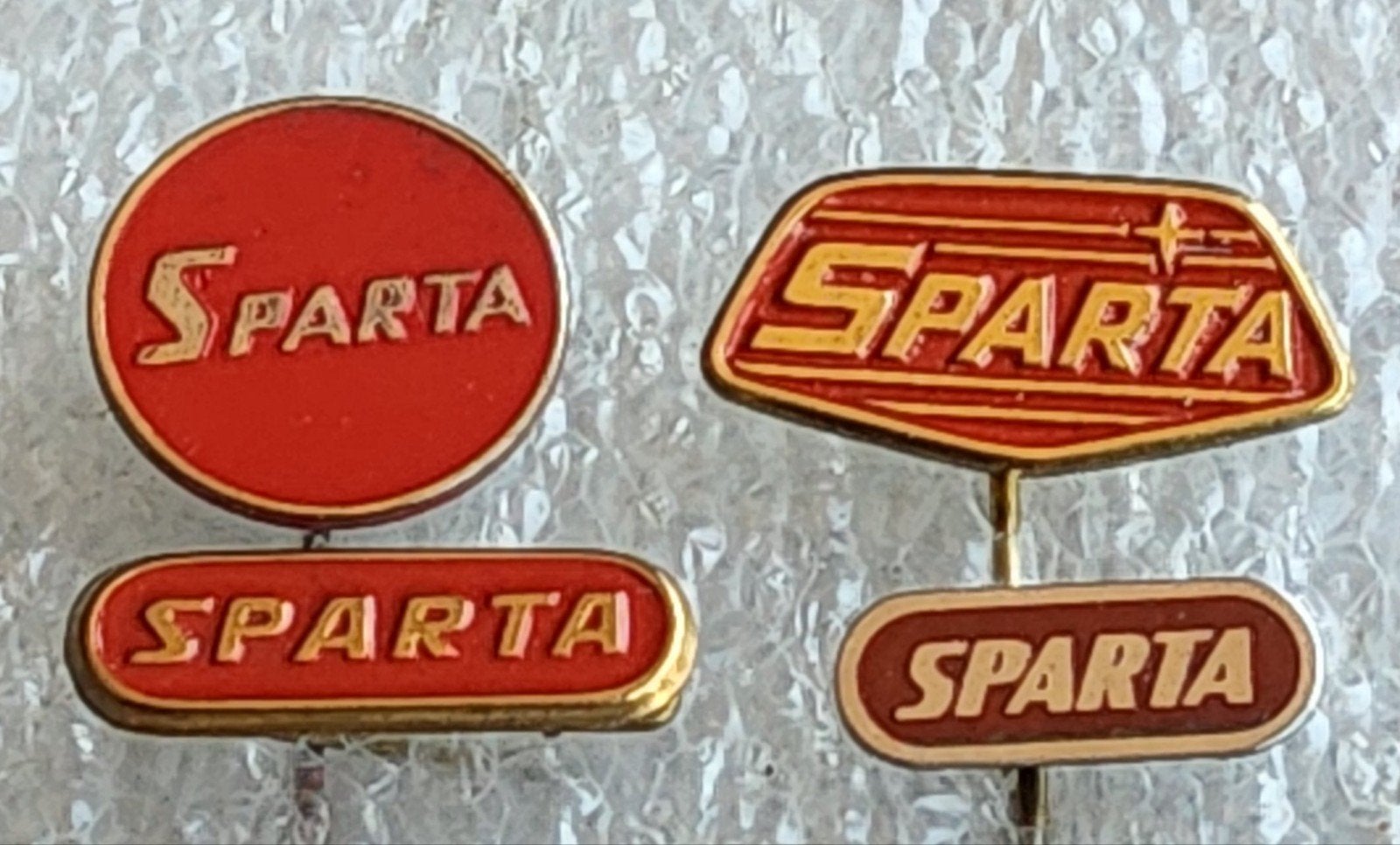 4 Speldjes Sparta fietsen en bromfietsen, Ophalen of Verzenden, Gebruikt, Merk, Speldje of Pin
