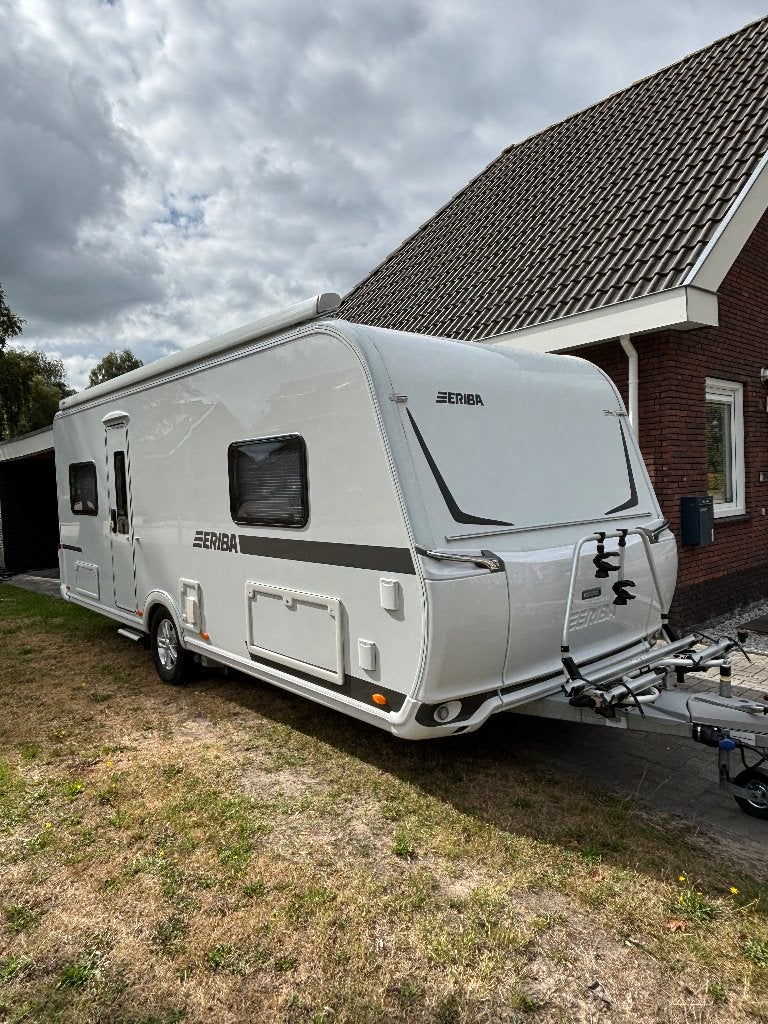 Eriba Nova 535 (2022), Caravans en Kamperen, Caravans, 2 aparte bedden, Rondzit, Kachel, Particulier