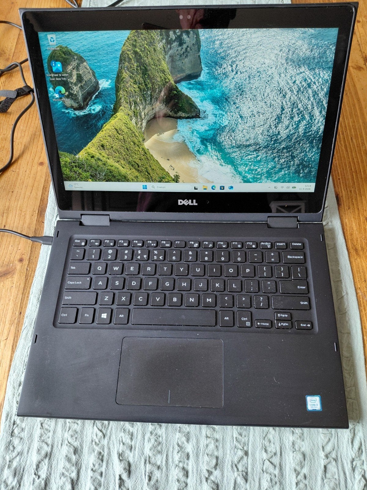 Dell Latitude 3390 2-in-1 - i3-8130U, 16GB RAM, 256GB SSD, Computers en Software, Gebruikt, 2 tot 3 Ghz, Qwerty, 13 inch