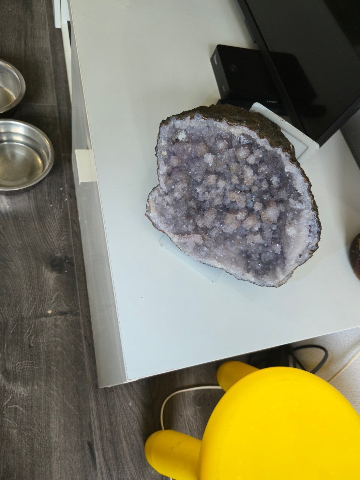 Grote Mexicaanse Amethist Geode - Pastelkleuren 1,5kg, Verzamelen, Ophalen of Verzenden, Mineraal
