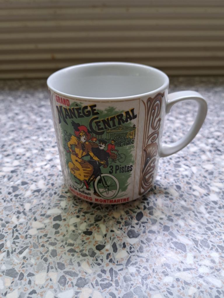 Beker, mok, G.G. Monopoli, Huis en Inrichting, Keuken | Servies, Ophalen of Verzenden, Gebruikt, Overige stijlen, Kop(pen) en/of Schotel(s)