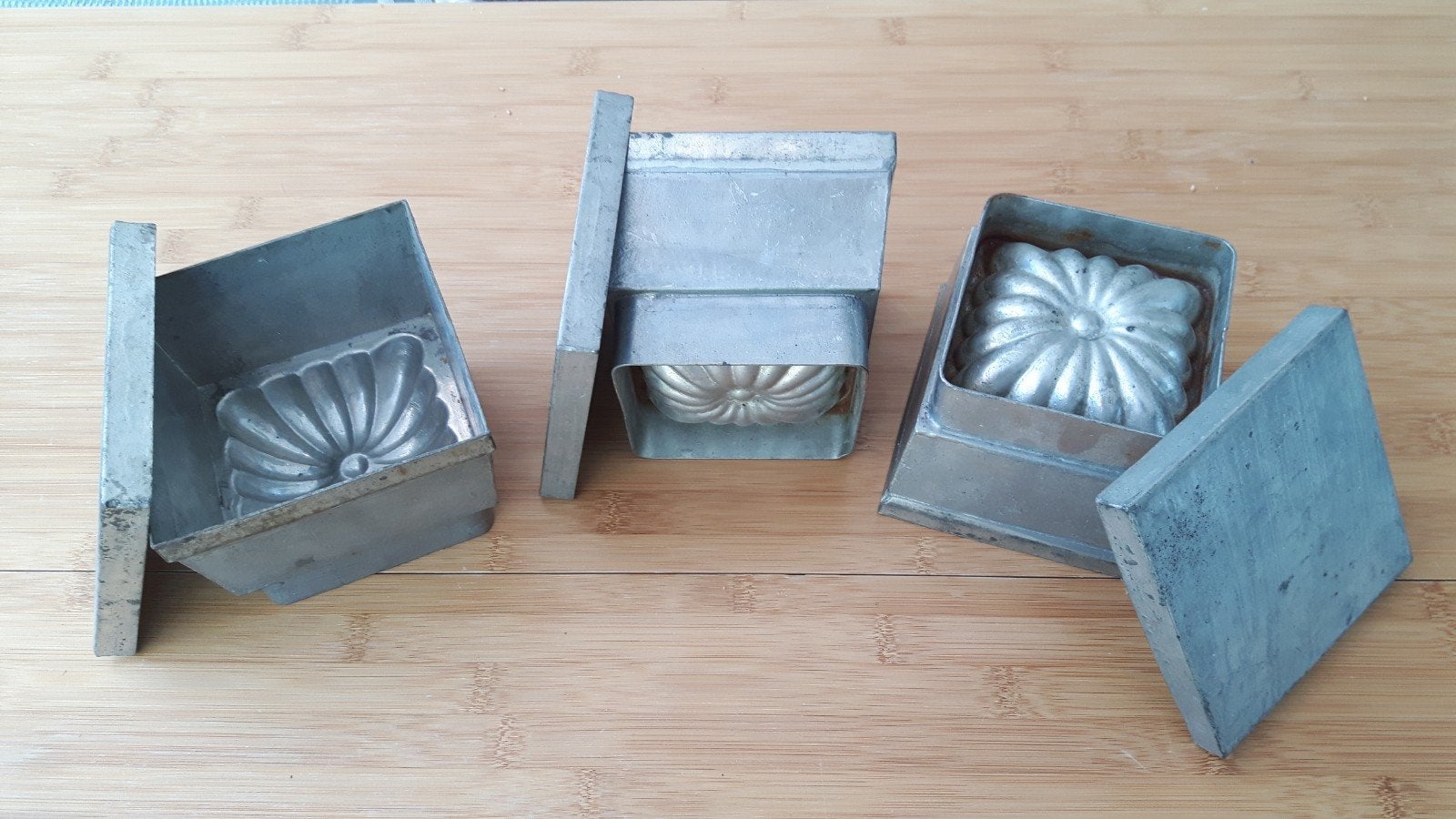 3 metalen ijsvormen met deksel, Antiek en Kunst, Ophalen of Verzenden