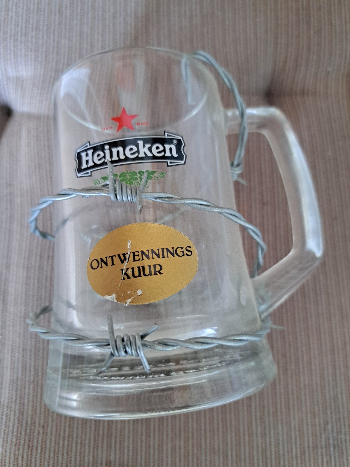 Heineken 'Ontwenningskuur' bierpul met prikkeldraad, Ophalen of Verzenden, Gebruikt