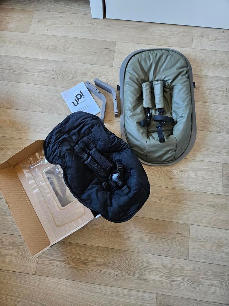 Kidsmill up newborn zitje+ houders + incl kussens, Kinderen en Baby's, Kinderstoelen, Ophalen, Zo goed als nieuw, Meegroeistoel
