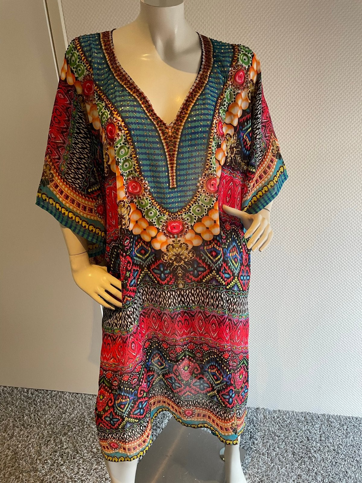 Osta bonita jurk met steentjes one size, Kleding | Dames, Jurken, Maat 38/40 (M), Overige kleuren, Ophalen of Verzenden, Zo goed als nieuw
