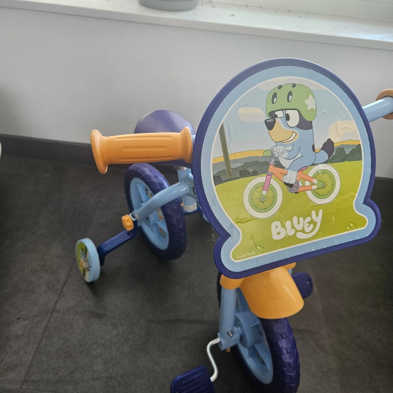 Bluey Loopfiets met zijwieltjes, Ophalen of Verzenden, Zo goed als nieuw, Loopfiets