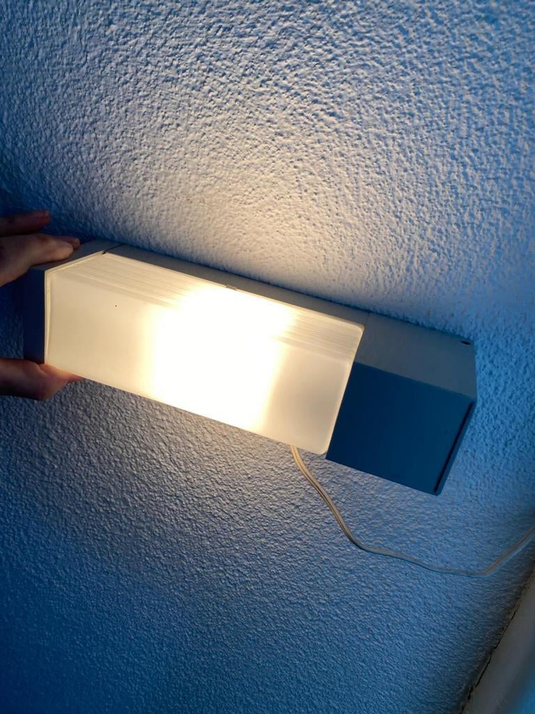 Badkamer wandlamp met schakelaar en stopcontact, Huis en Inrichting, Lampen | Wandlampen, Ophalen of Verzenden, Gebruikt, Glas
