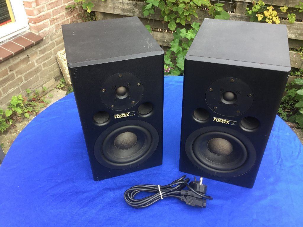 Fostex PM-1 en Dynaudio standaards, Stereo speakers, Inclusief standaarden, Zo goed als nieuw, 60 tot 120 watt