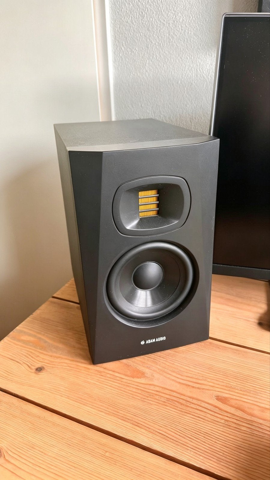 2x Adam T5V + audio-interface, Ophalen, Zo goed als nieuw, Studiomonitor, Overige merken