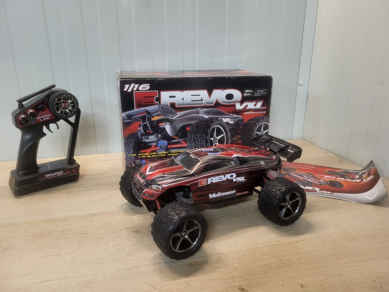 traxxas e revo vxl 3s 1/16, Ophalen of Verzenden, Zo goed als nieuw, Auto offroad