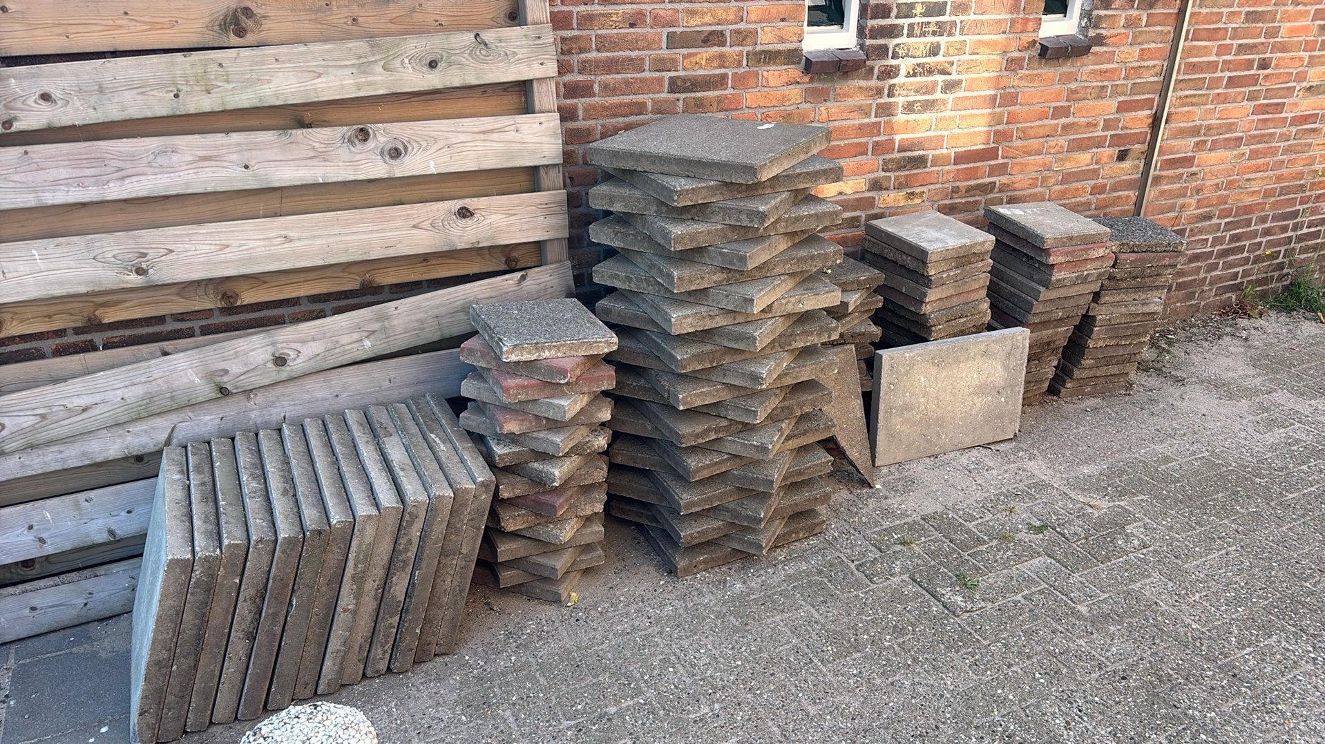 Gratis tegels 50x50cm - 18m2 - Direct af te halen in Katwijk, Ophalen, Gebruikt, 60 cm of meer, 10 m² of meer