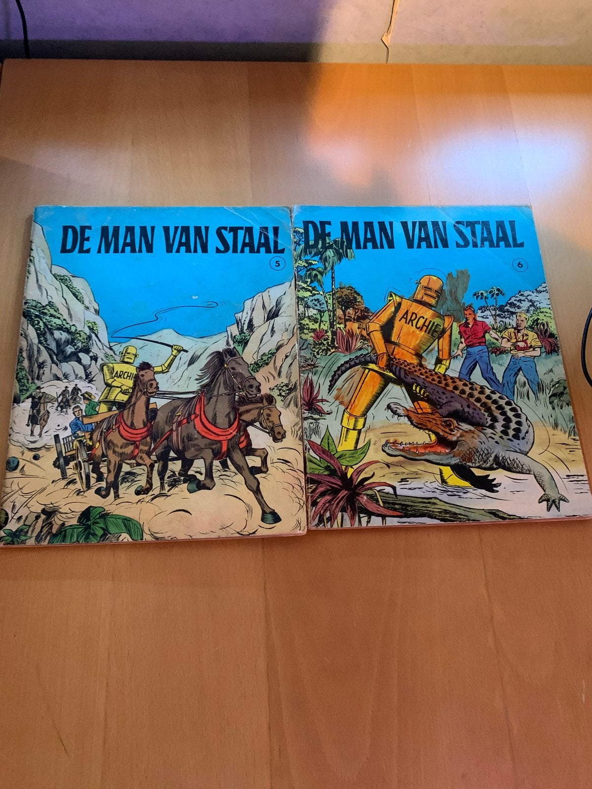 De Man van Staal Archie - Nrs. 5 & 6, Boeken, Stripboeken, Gelezen, Meerdere stripboeken, Ophalen of Verzenden