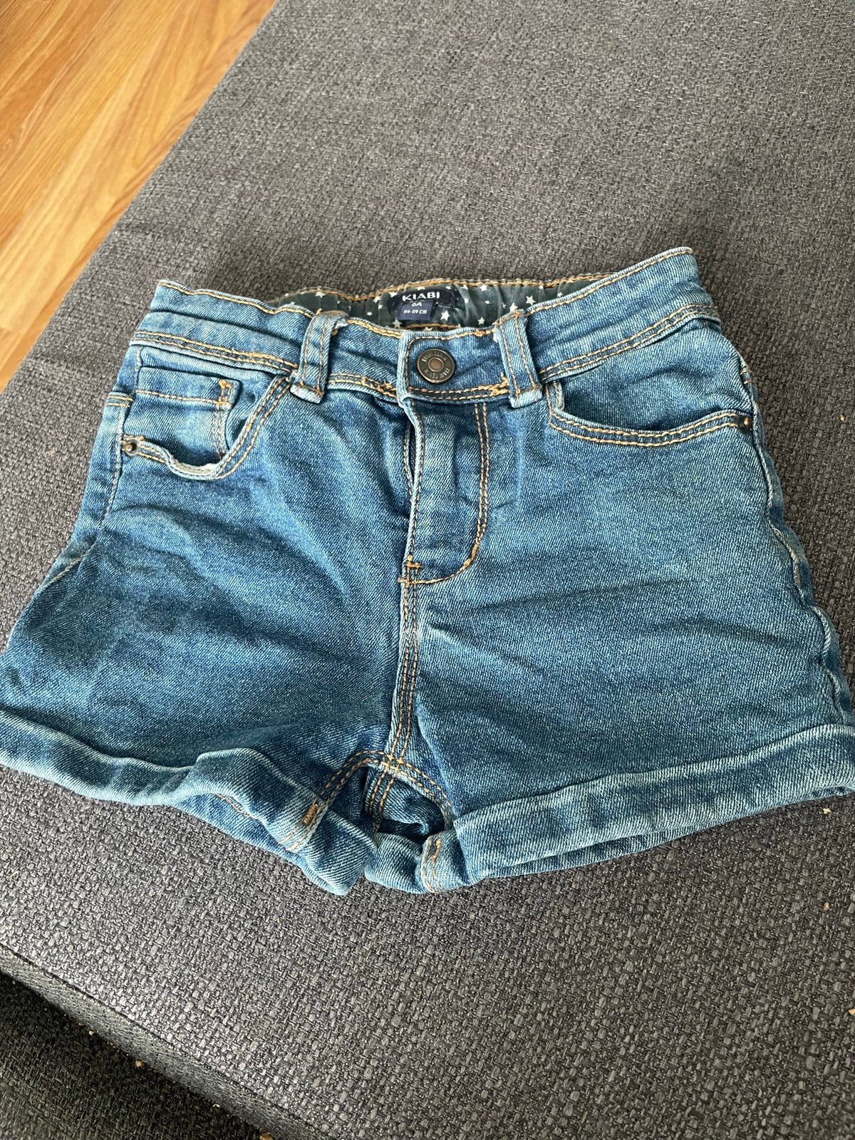 Kiabi spijkerbroekje shorts maat 114-119 cm (6A), Ophalen of Verzenden, Gebruikt, Meisje