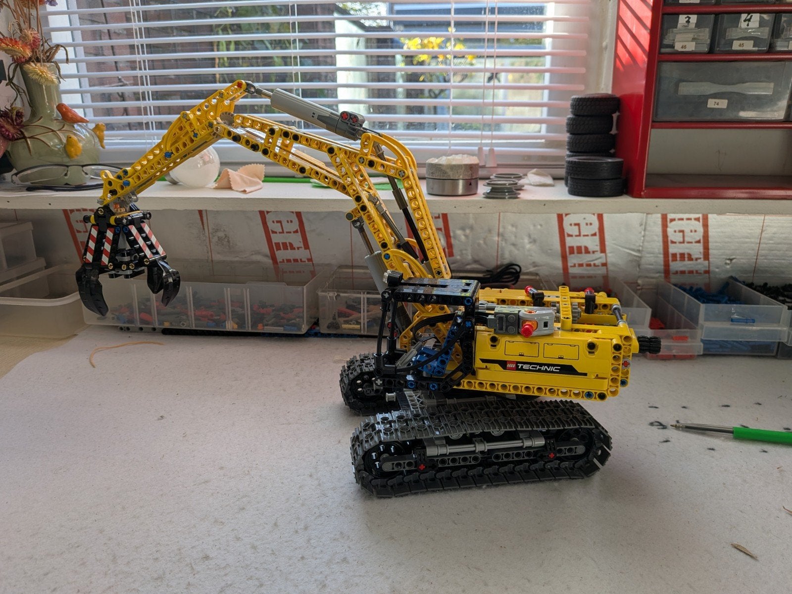 Lego Technic 42006 Graafmachine met grijper, Lego, Inclusief instructies, Ophalen of Verzenden, Zo goed als nieuw