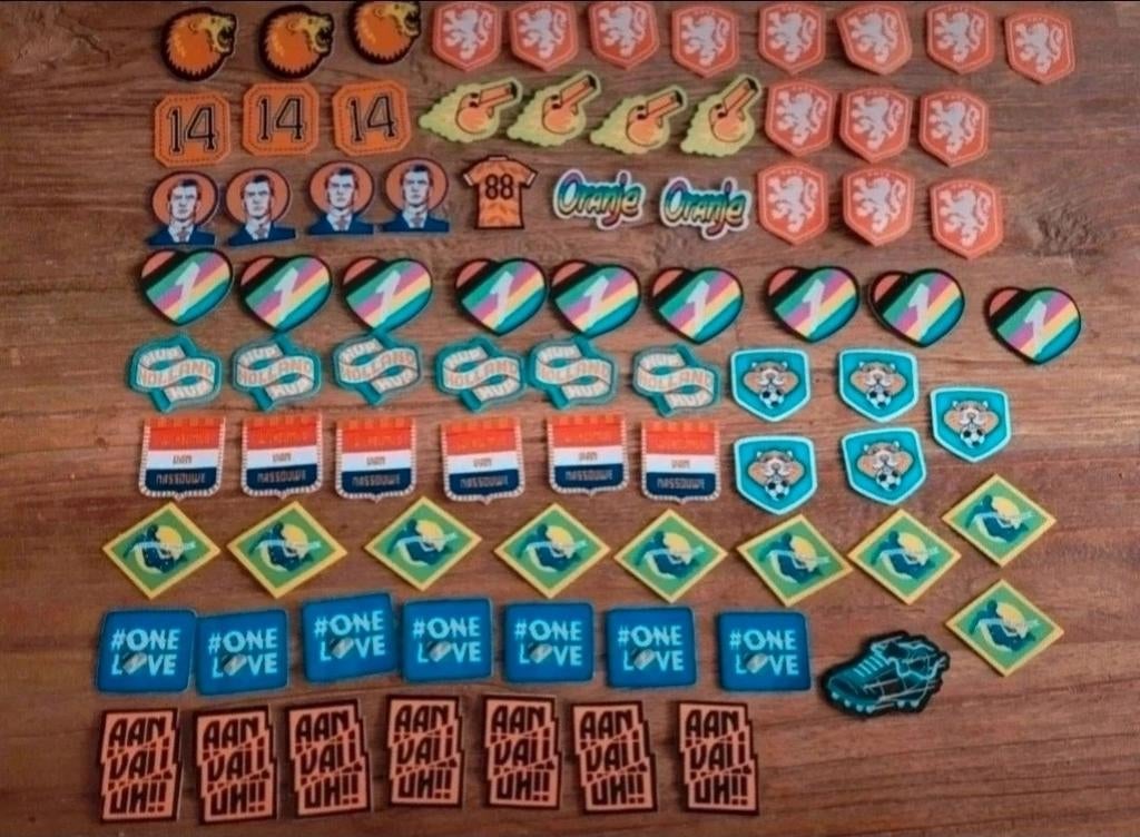 Grote collectie Oranje patches/stickers - Voetbal EK/WK, Ophalen of Verzenden, Meerdere stickers