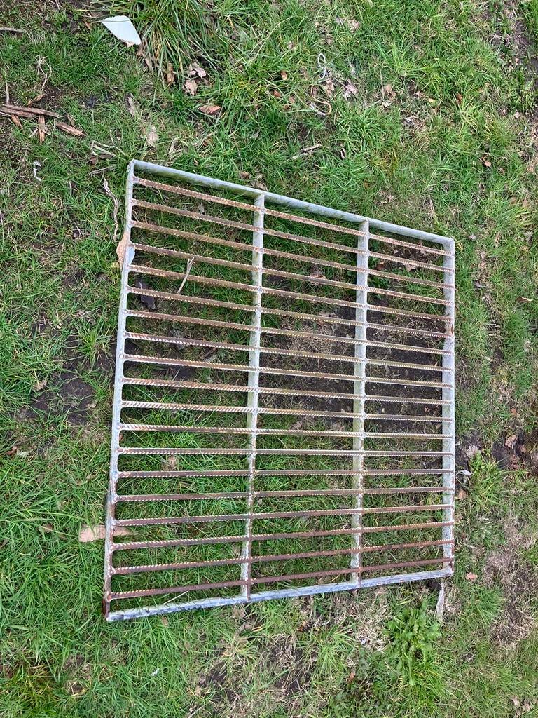Stalroosters wildrooster staal 1x1m 12x beschikbaar, Doe-het-zelf en Verbouw, Ophalen of Verzenden, Gebruikt, IJzer