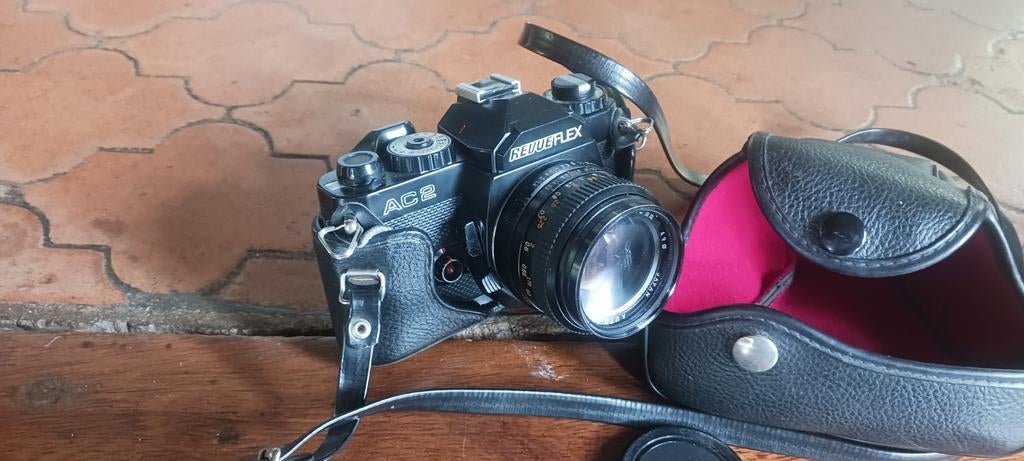 Revueflex AC2 Spiegelreflexcamera met lens en tas, Audio, Tv en Foto, Fotocamera's Analoog, Ophalen, Gebruikt, Spiegelreflex, Overige Merken