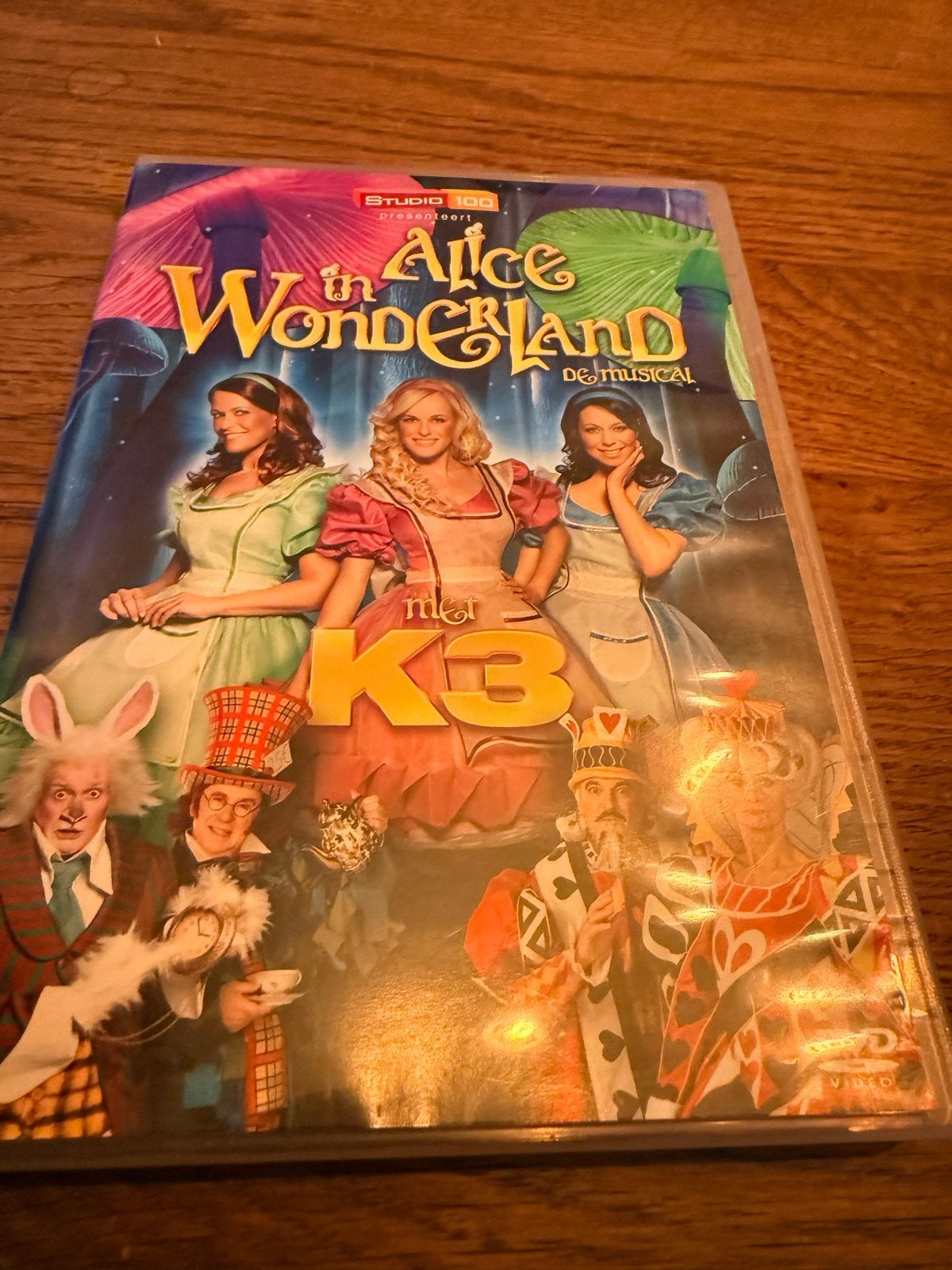 K3 in Alice in Wonderland - De Musical DVD, Cd's en Dvd's, Show, Gebruikt, Alle leeftijden, Familie