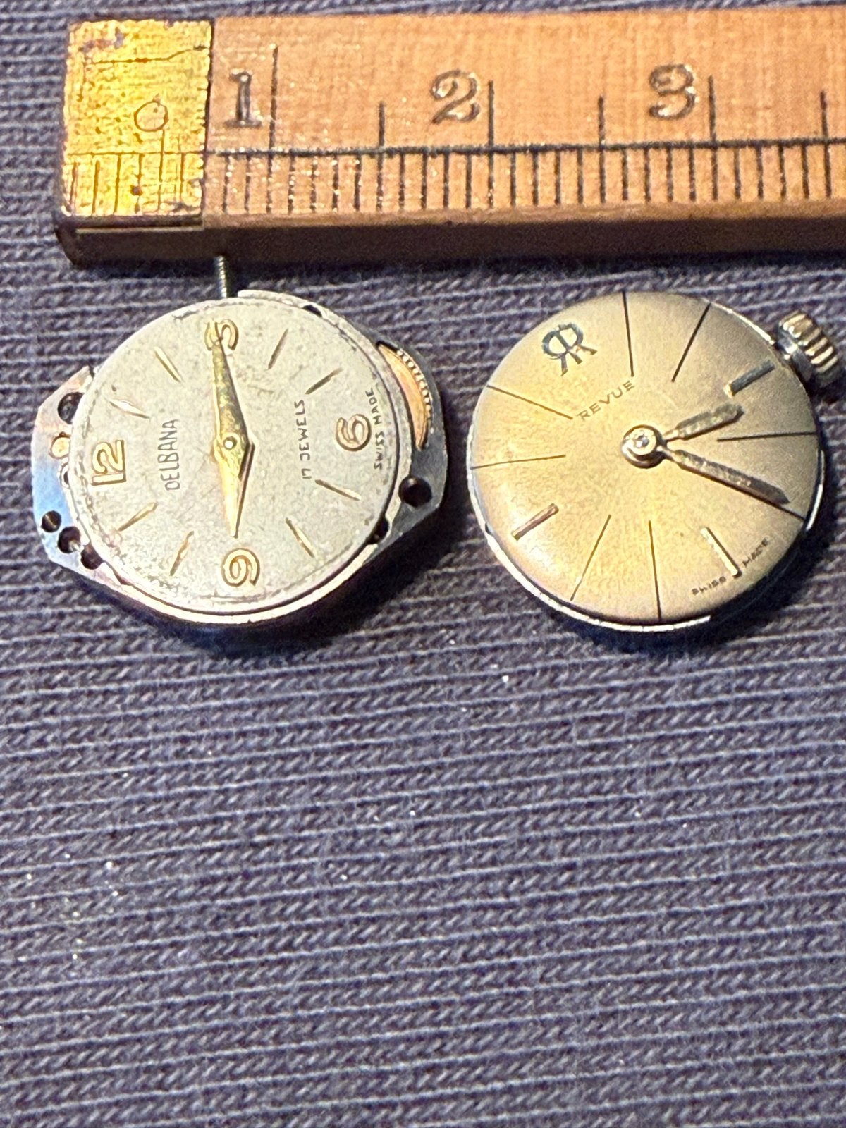 Twee Vintage Horlogewerken: Oelbana en Revue (voor onderdele, Sieraden, Tassen en Uiterlijk, Horloges | Antiek, Overige merken