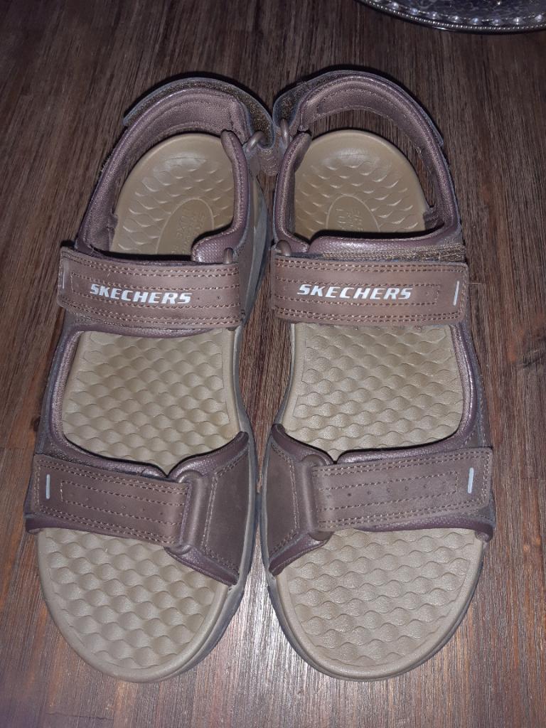SKECHERS HEREN SANDALEN.  MAAT 43, Sandalen, Bruin, Ophalen of Verzenden, Zo goed als nieuw