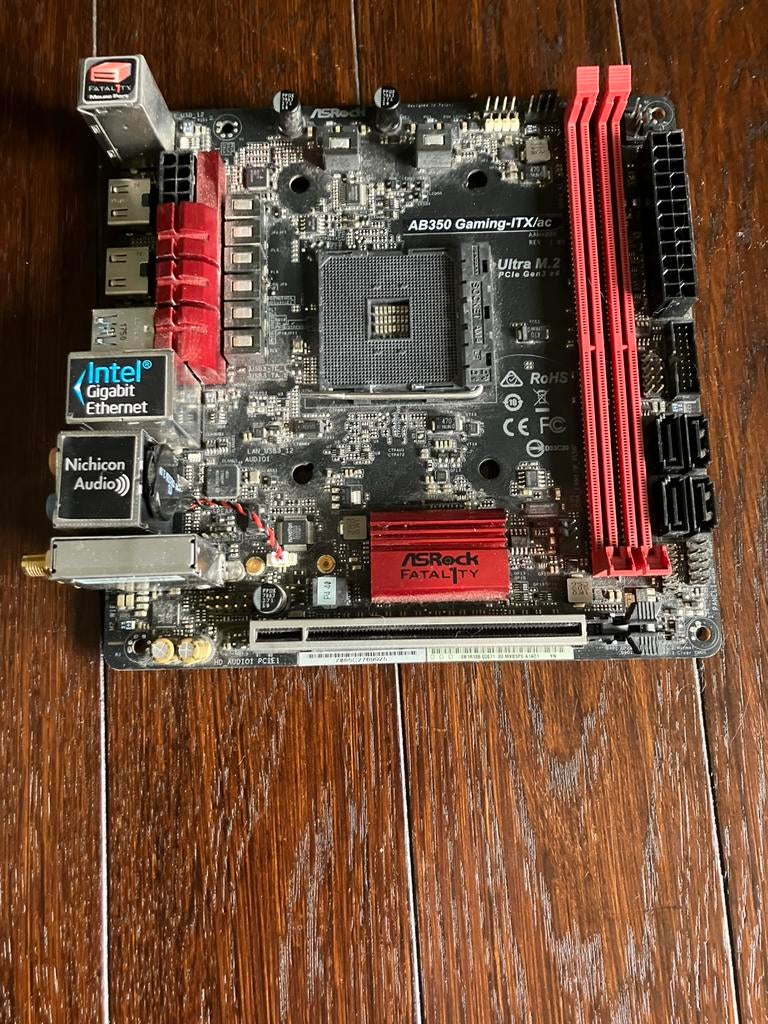 ASRock Fatal1ty AB350 Gaming-ITX/ac moederbord, Computers en Software, Moederborden, Zo goed als nieuw, AMD, DDR4, Ophalen of Verzenden