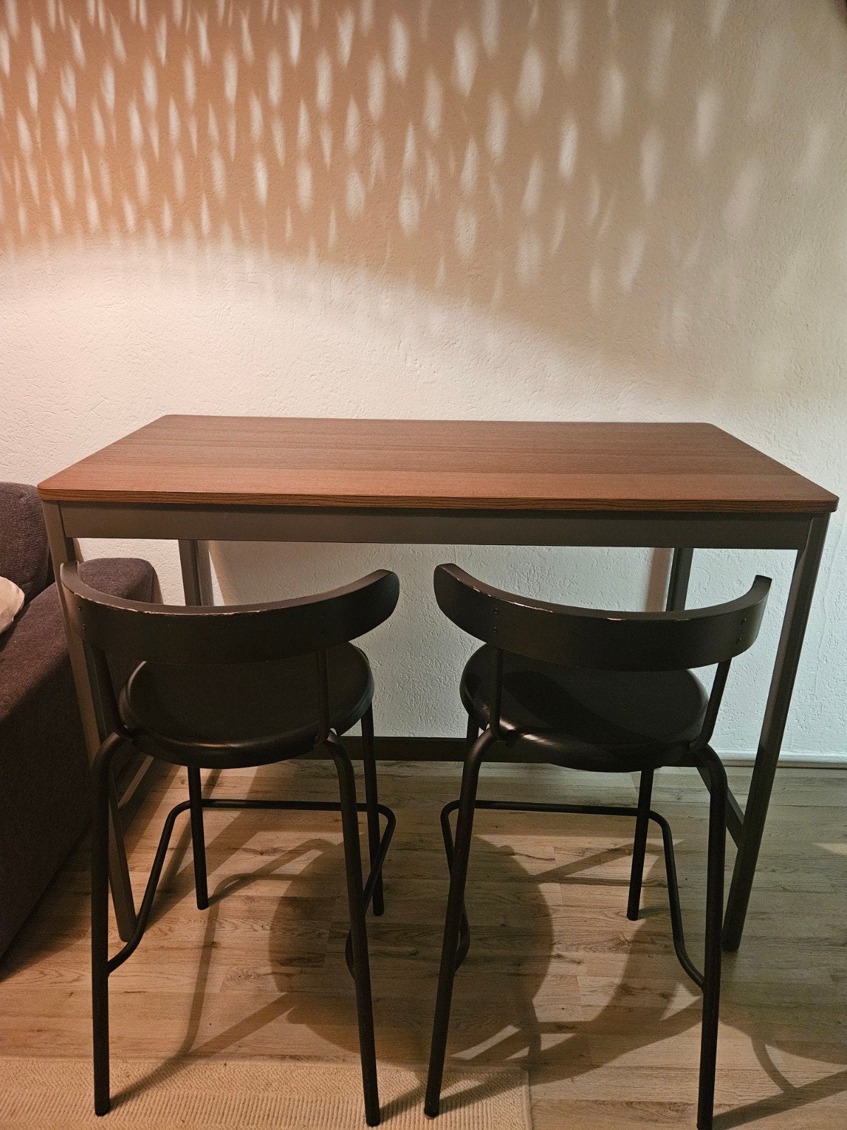 IKEA IDÅSEN bartafel met 2 YNGVAR barkrukken, 100 tot 150 cm, Tot twee personen, 50 tot 100 cm, Zo goed als nieuw