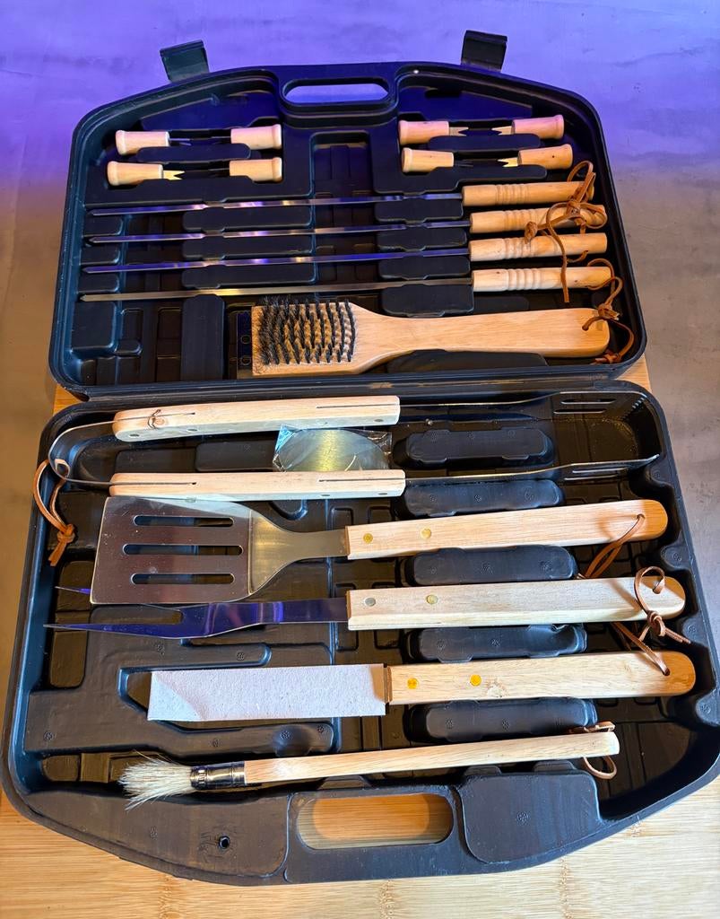 Barbecuegereedschap set in koffer, Ophalen of Verzenden, Zo goed als nieuw