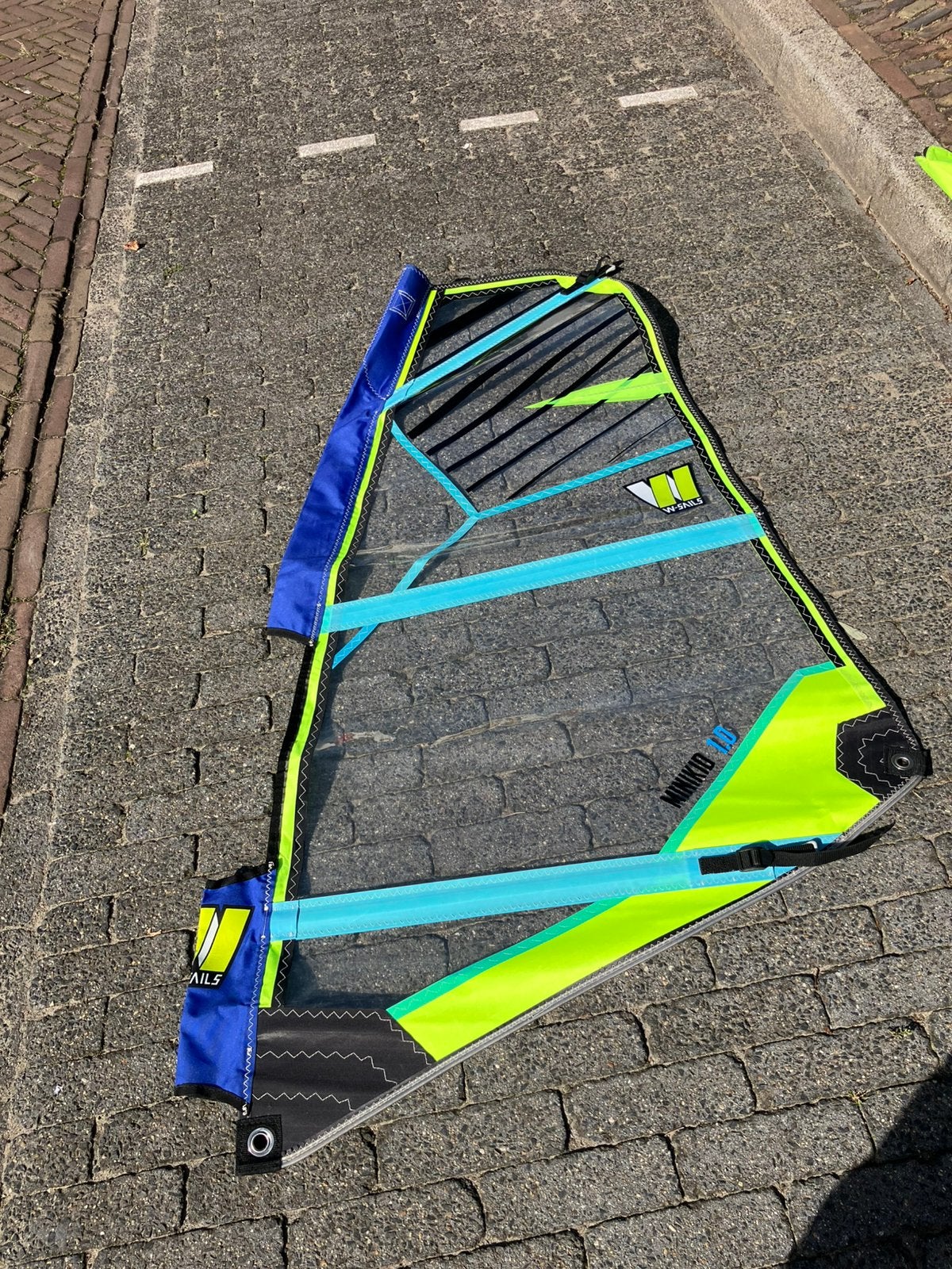 W Sails minikid 1.0  kindersurfzeil, Ophalen, Zo goed als nieuw, Zeil