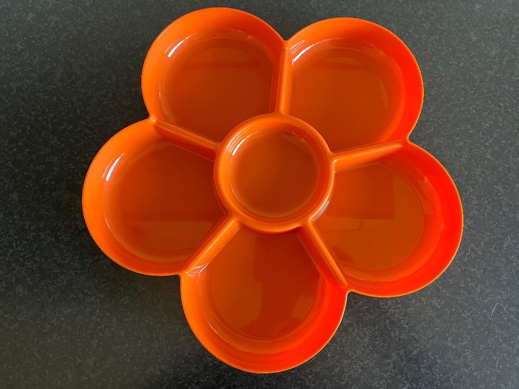 Leuke Orange  bloem snackschaal  jaren 70, Kunststof, Schaal, Rond, Ophalen of Verzenden