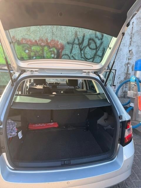 Skoda Fabia 1.2 TSI 90 pk Greentech 2015 Grijs, Auto's, Skoda, Stof, 40 €/maand, Euro 6, 4 cilinders