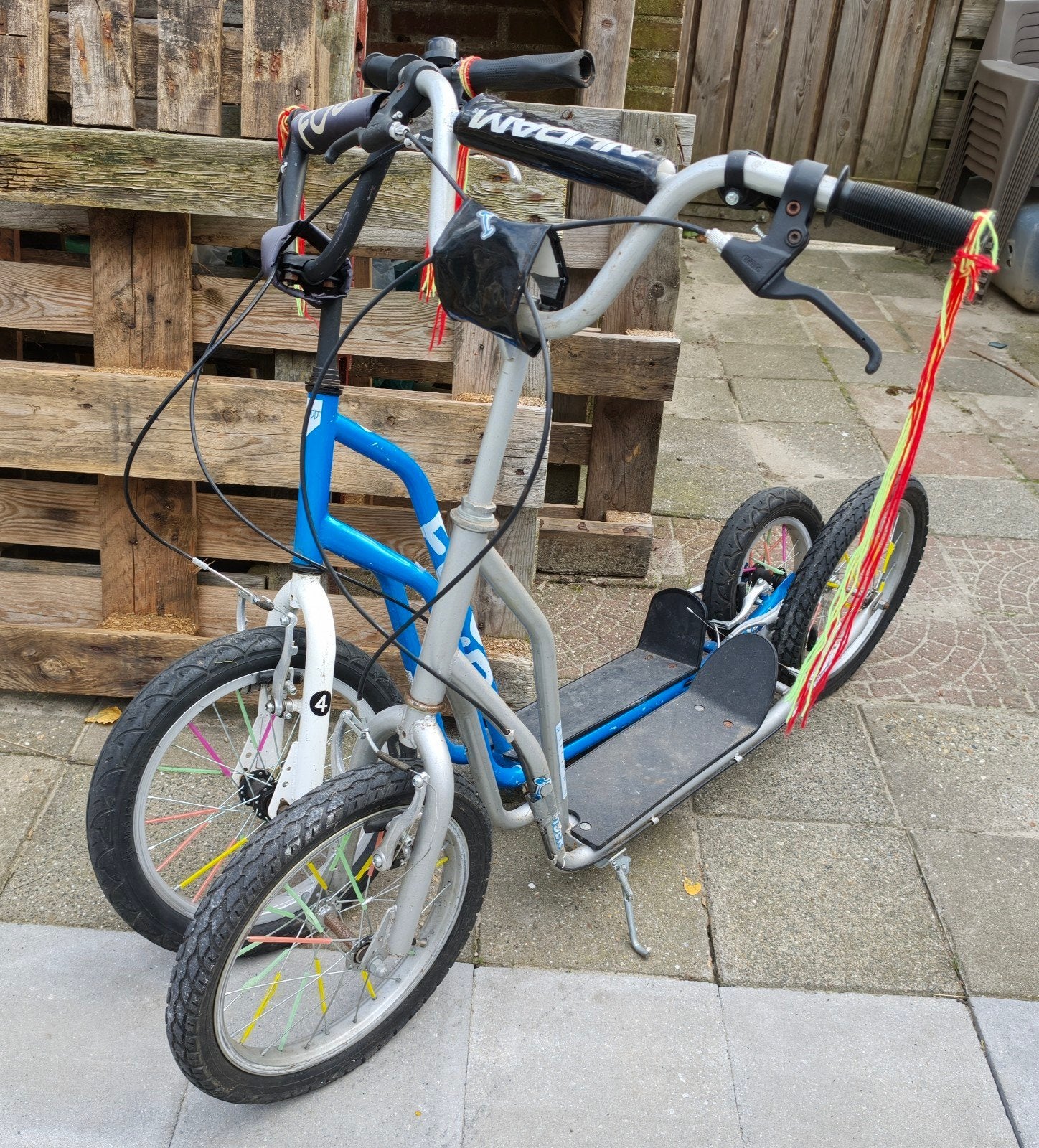 2 leuke kinderstepjes, opknappers, Ophalen, Gebruikt, Gewone step, Onbekend