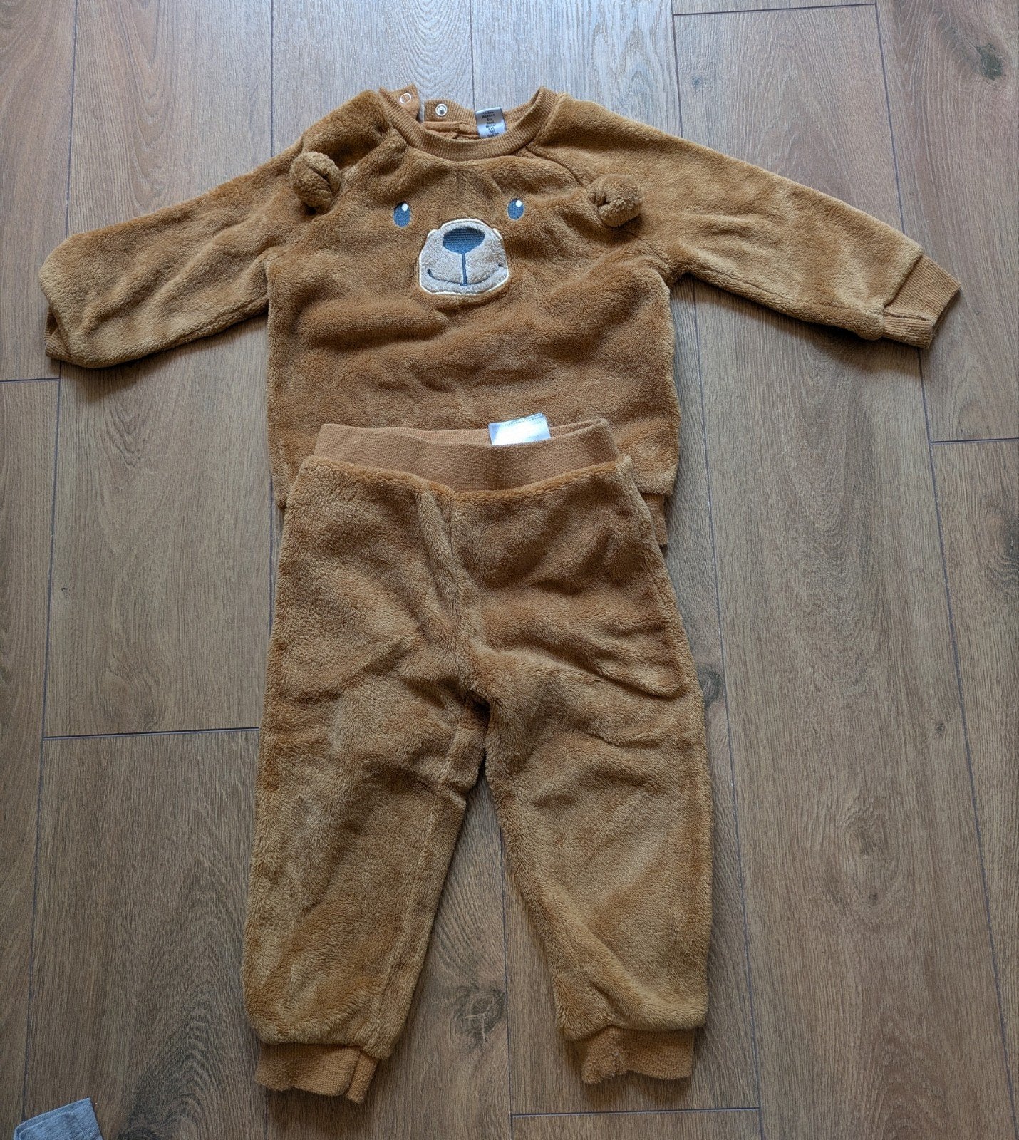 Lekker zacht berenpakje (trui en broek) maat 86, Ophalen, Gebruikt, Jongetje of Meisje, Setje