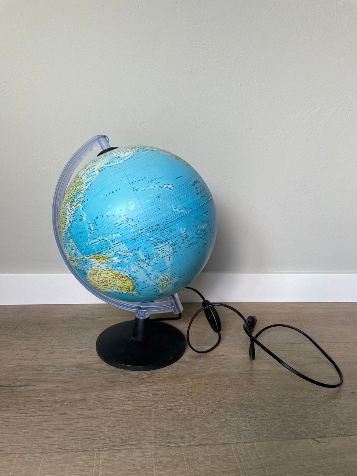 Wereldbol met verlichting, Kunststof, Overige typen, Zo goed als nieuw, 37 cm