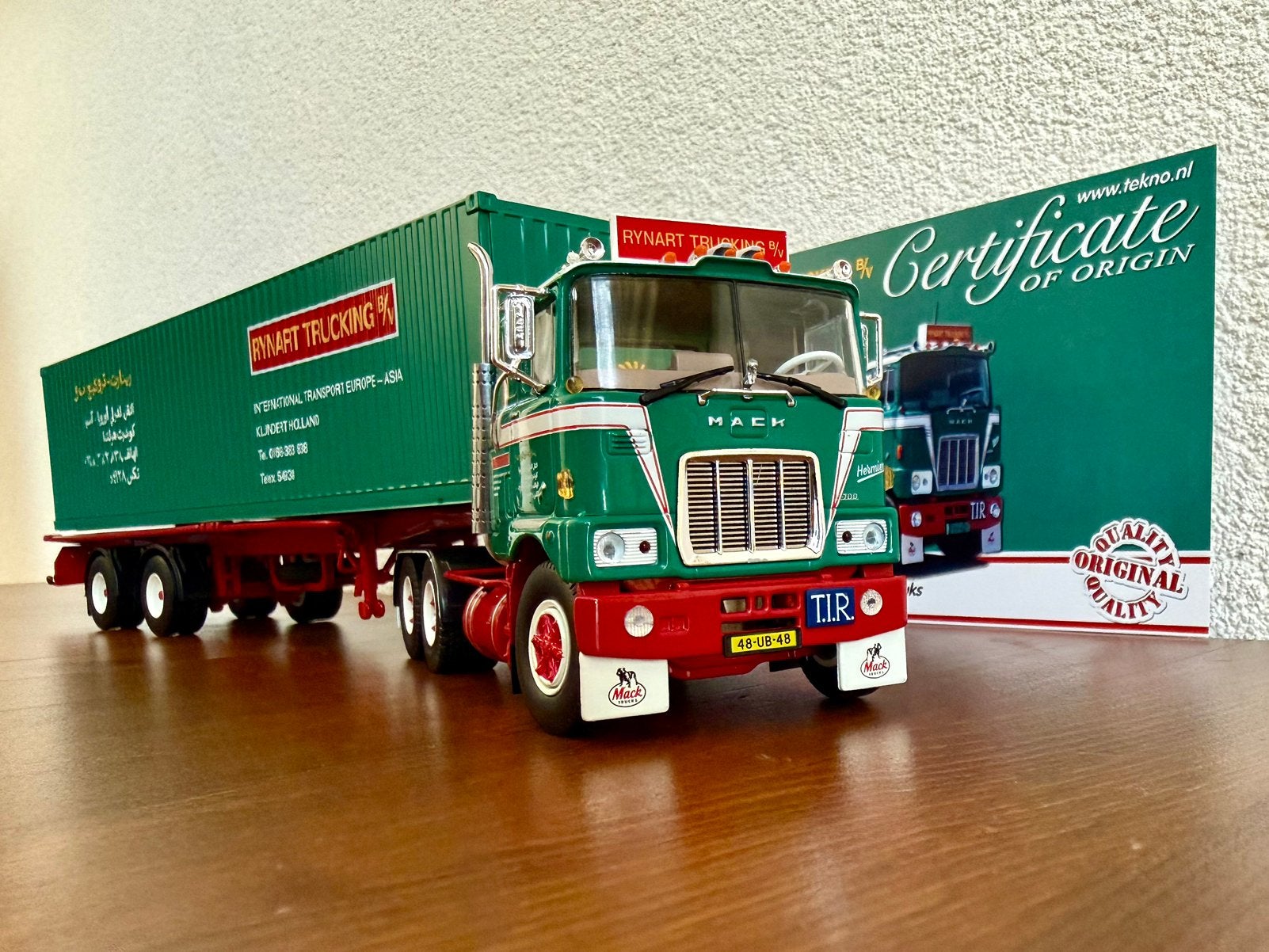 Tekno: Rynart Trucking, Mack F700-Certificaat nr: 197 / 350, Ophalen of Verzenden, Zo goed als nieuw, Bus of Vrachtwagen, Tekno