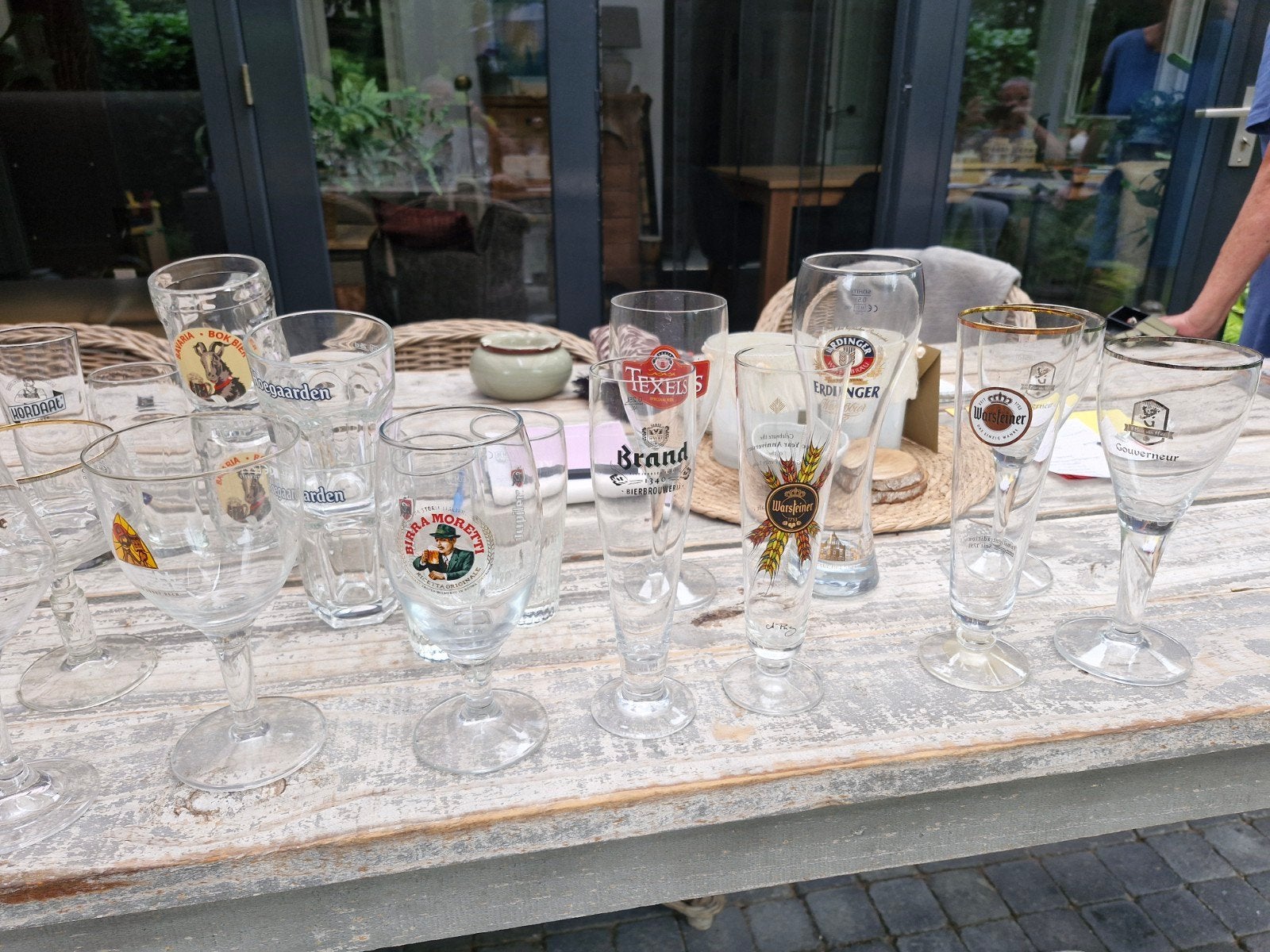 27 stuks speciaal bierglazen, Ophalen