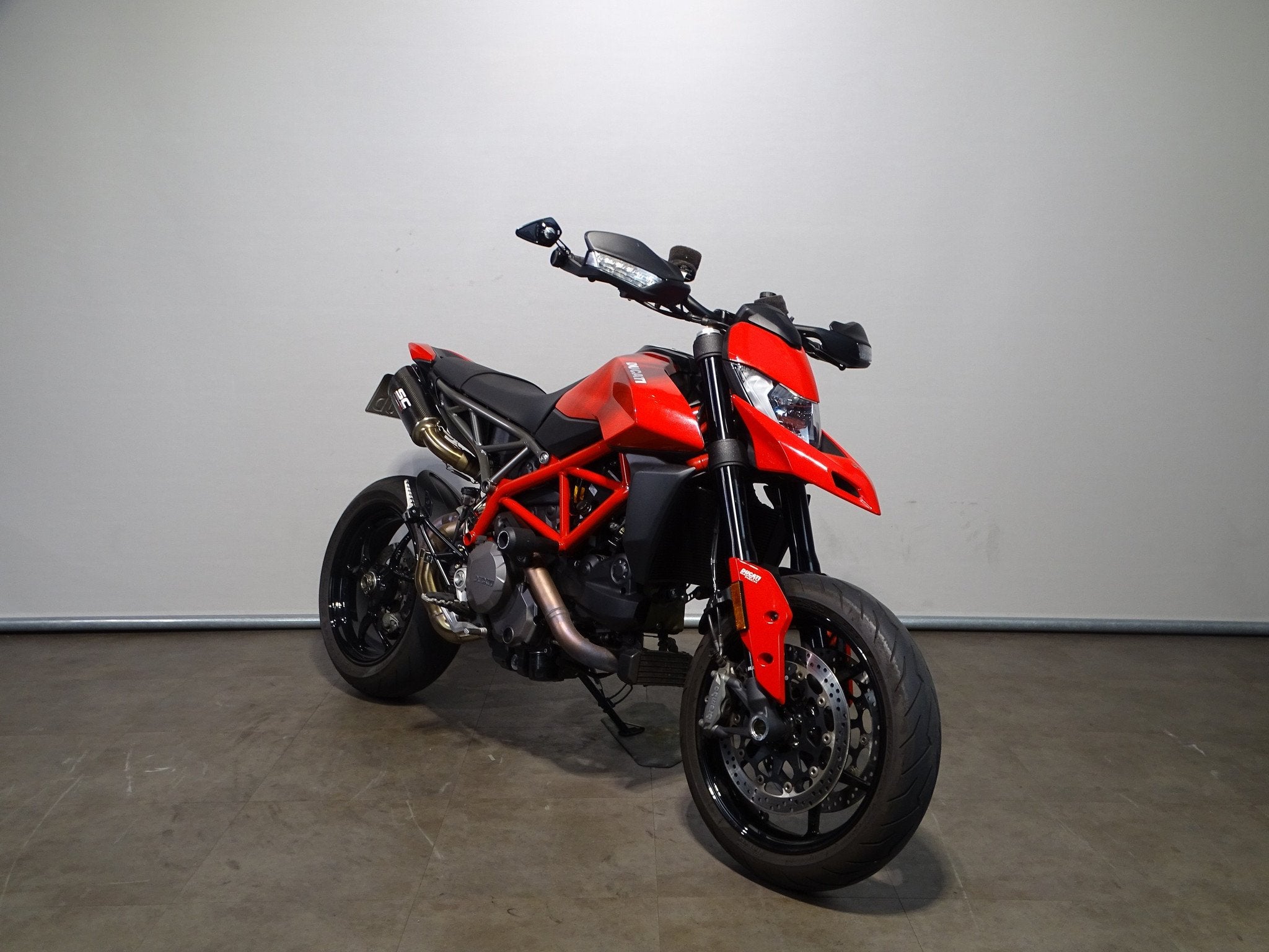 Ducati Hypermotard 950, Bedrijf, Meer dan 35 kW, Naked bike
