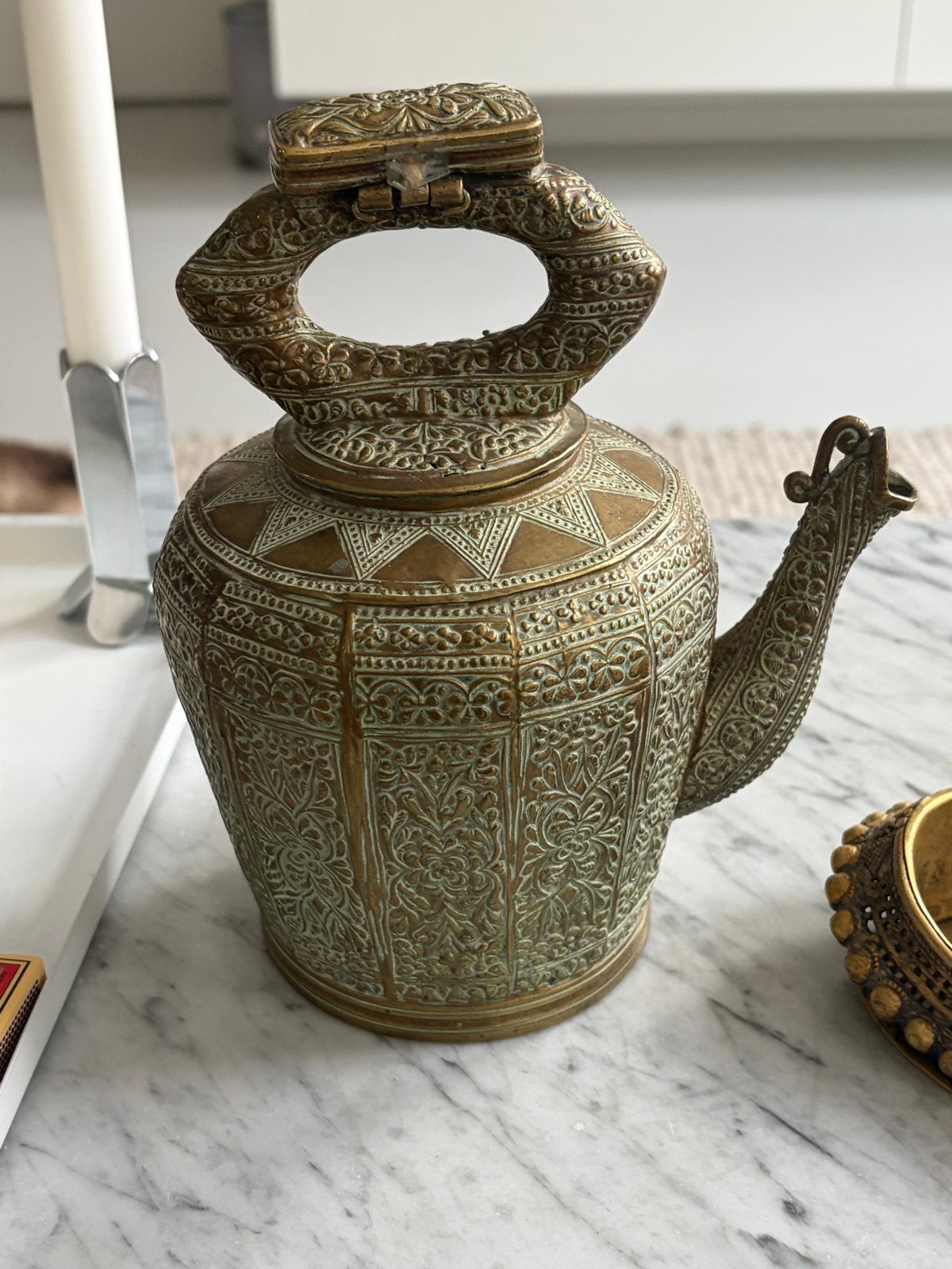 Antieke Bronzen Theepot met Gedetailleerde Gravures, Antiek en Kunst, Antiek | Koper en Brons, Ophalen of Verzenden, Brons