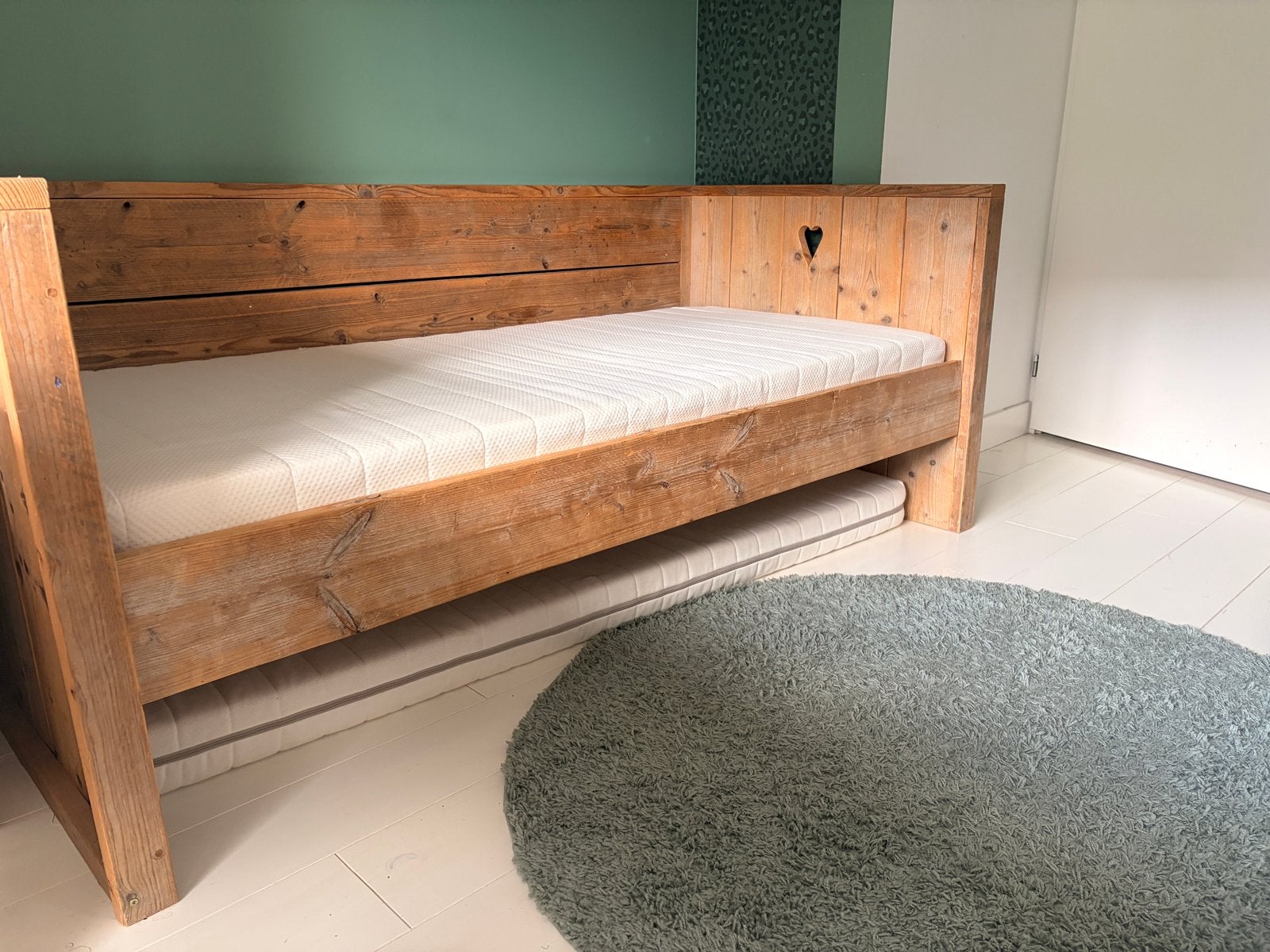 Steigerhouten bedbank - eenpersoonsbed, Huis en Inrichting, Ophalen, Gebruikt, 90 cm, Eenpersoons