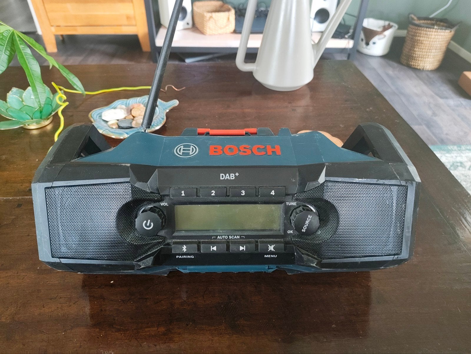 Bosch Professional GPB 18V-2 SC Bouwradio DAB+ met adapter, Ophalen of Verzenden, Zo goed als nieuw, Bouwradio