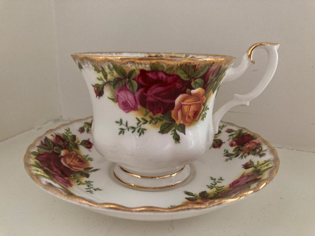 Dames kop en schotel Old Country Roses - Royal Albert, Antiek en Kunst, Ophalen of Verzenden